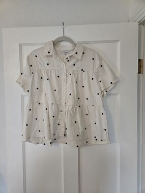 Cream Button-Up Blouse with Navy Heart Print